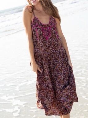 NATURAL LIFE Boho Floral Sleeveless Midi Dress with Pink Embroidery Medium